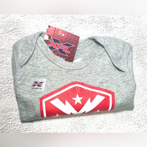 XFL DC Defender's Baby Onesie 18 months - Picture 3 of 5